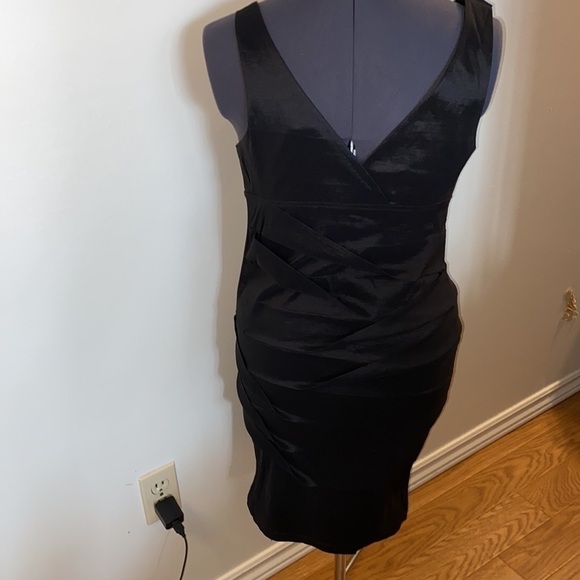 Le Chateau Women’s Little Black Dress (Size 5/6) - Picture 3 of 11